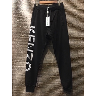 KENZO PARIS ICONIC LOGO PRINT SPORT COTTON JOGGER PANTS IN BLACK กางเกงขายาวเอวยางยืด แบรนด์เคนโซ่ สกรีนตัวหนังสือโลโก้