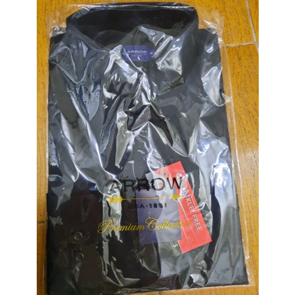 เสื้อเชิ้ตผู้ชายสีดำแขนยาว ยี่ห้อArrow