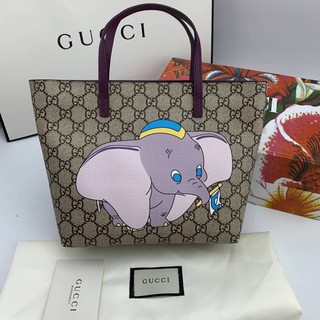 Gucci tote bag kid Original Grade Size 20cm น่ารักมากๆค่ะ เรียกได้ว่าเป๊ะทุกอณูเลย คล้องแขนเก๋ๆ  แถมยังจุของได้เยอะ