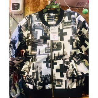 เสื้อแจ็คเก็ตแบรนด์ของ QQ (Eswallo )ลายเท่ๆ มี2 ลาย ไซด์Mงาน Outlet