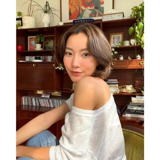 maison KEEPS | Airy V-neck Tee | เสื้อยืดเบสิคผ้าเบาสบายเหมาะกับอากาศเมืองไทย