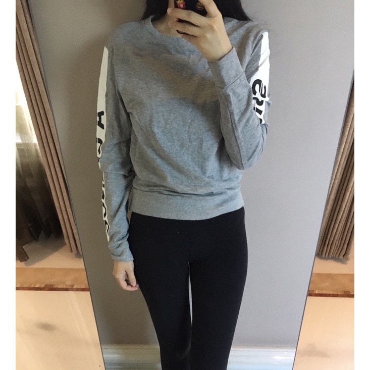 Preloved H & M HMM Tops Crewneck ลูกเรือคอชุดเสื้อกันหนาวสีดํา Oversize เสื้อกันหนาวแฟชั่นผู้หญิงแขน