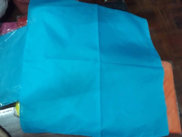 1ผืน ผ้าเช็ดหน้าสีพื้น เรียบ ผ้าโพกหัว ผ้าพันคอ ผูกผม 21*21นิ้ว โพกหัว ไม่มีลาย เลือกสี คละสี 54*54cm