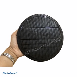 ครอบฝาถังน้ำมัน ไททั้น triton ปี 2015-2017 ลายแคฟล่าดำ รุ่น4ประตู