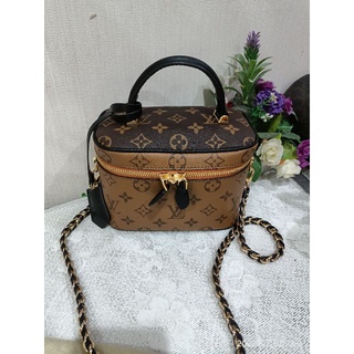 Lv vanity used bag like new good condition good price rare item