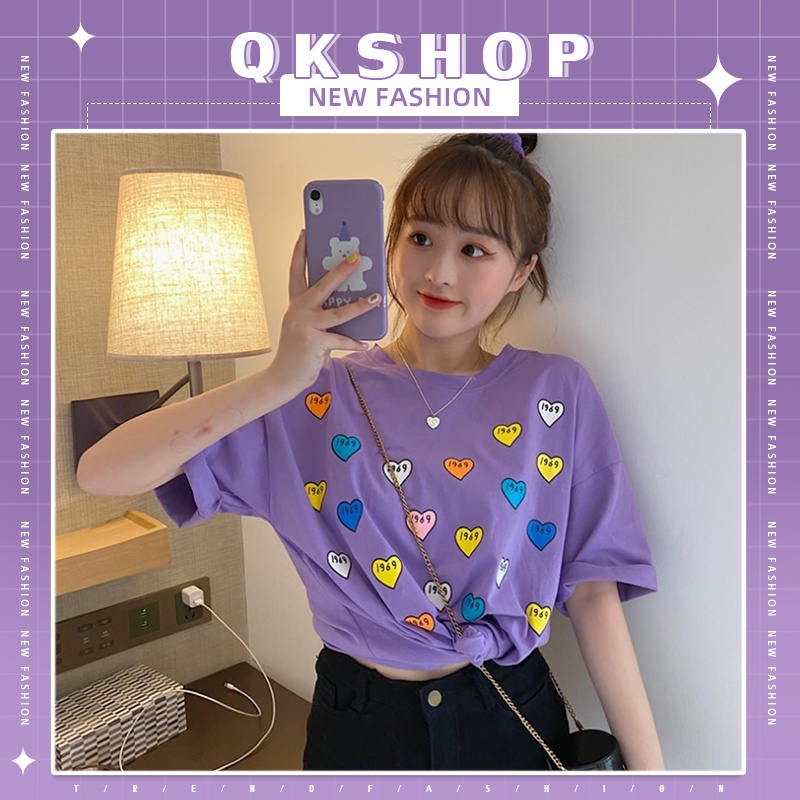 QKshop เสื้อยืดคอกลมสีพื้นพาสเทล สกรีนลายหัวใจ ดวงเล็กๆมีความว่า 1996 คลาสสิคฟุดๆ