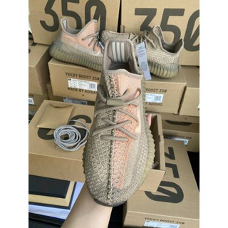 adidas yeezy 350 sand taupe ( สอบถามไซส์เพิ่มเติมก่อนสั่งซื้อ)