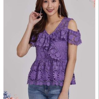 Alacarte L อก40 นิ้ว เสื้อลูกไม้สีม่วง เปิดไหล่