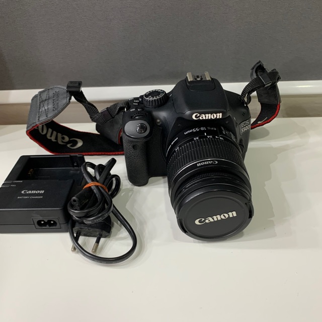 กล้อง Canon EOS 550d lens 18-55 พร้อมที่ชาร์จ ชัตเตอร์ 7 พัน