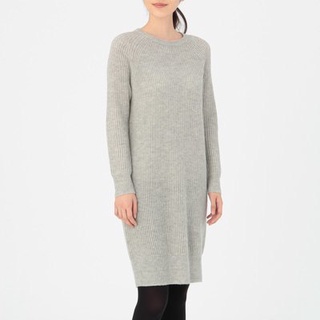 ชุดเดรสไหมพรม เดรสกระโปรง MUJI : rubber knitted dress #17036784443