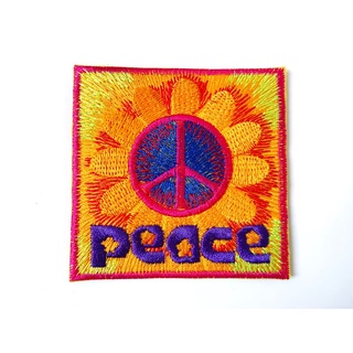 ตัวรีดสันติภาพ PEACE ลายดอกไม้ สี่เหลี่ยม ไบค์เกอร์ งานเท่ห์ๆ ตัวรีดติดเสื้อ ตัวรีด (Size M) อาร์มรีด อาร์มรีดติดเสื้อ