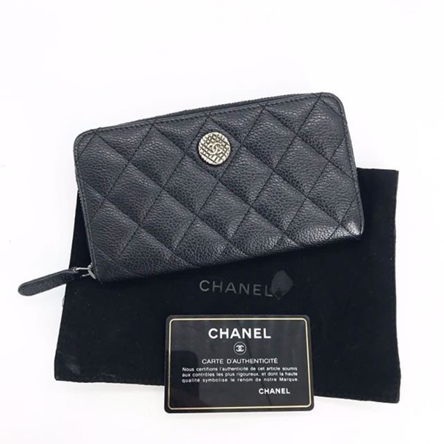 Very new Chanel caviar zippy medium wallet ขนาด 6 นิ้ว holo 21 รุ่น limited