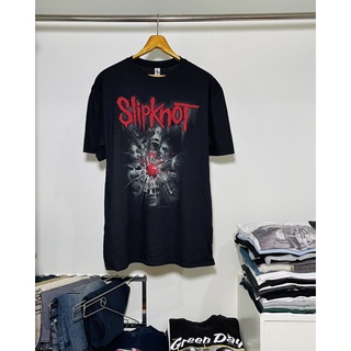 เสื้อยืดผ้าฝ้าย เสื้อวงมือหนึ่งลิขสิทธิ์แท้ นำเข้าUK SLIPKNOT (2018)