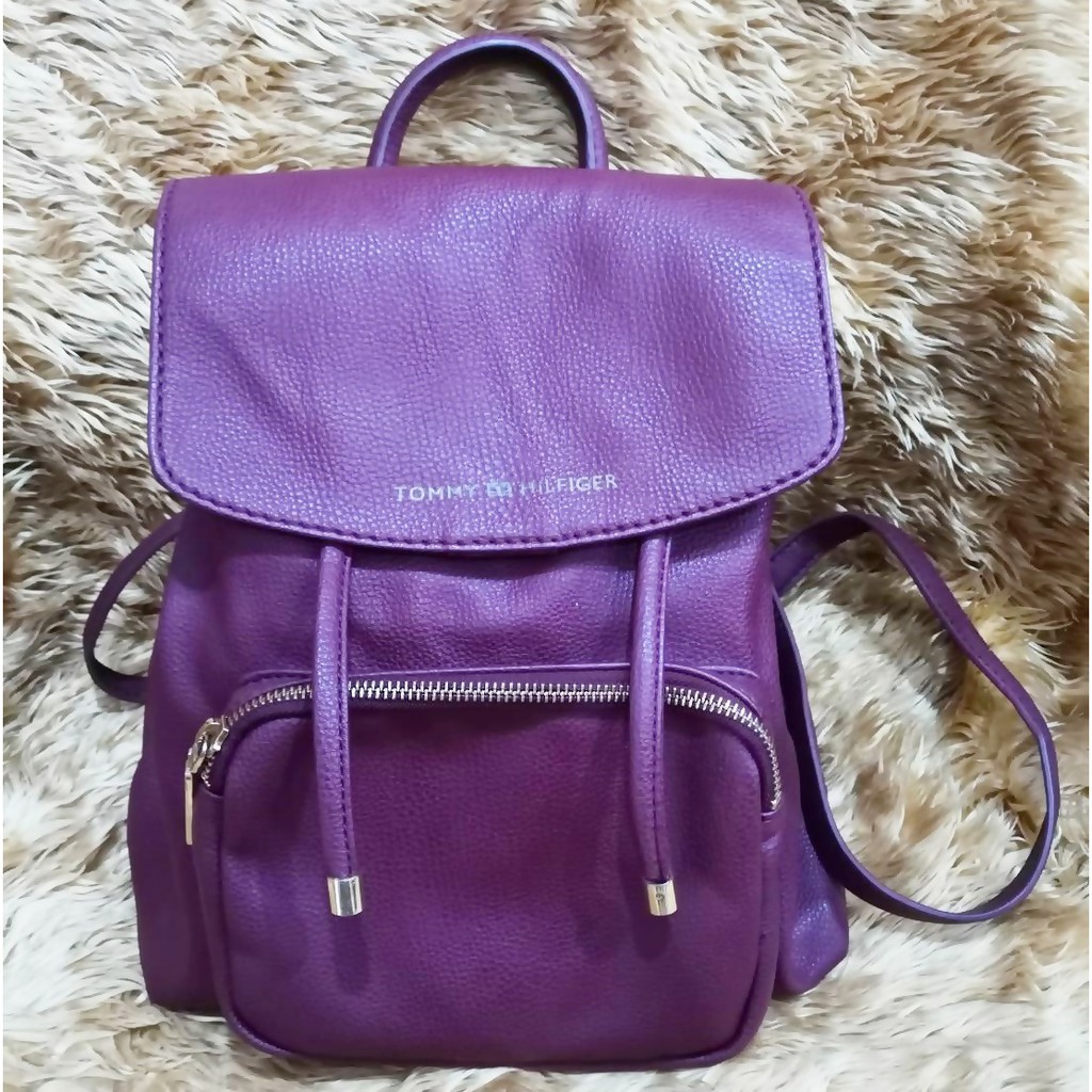 กระเป๋าเป้หนังแท้ สีสวย Tommy Hilfiger ของแท้ 100%