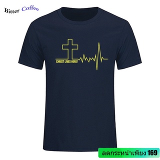 เสื้อยืด ผ้าฝ้าย พิมพ์ลายตัวอักษร OITY4123TR Christ Lives Here Cross Heartbeat Christian Jesus สําหรับผู้ชาย FW32W16E217