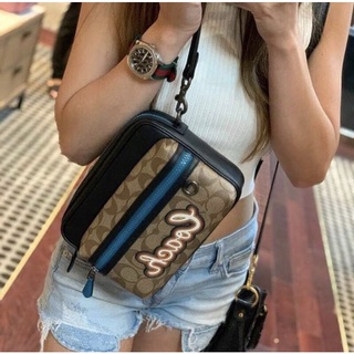 🎀 (สด-ผ่อน) กระเป๋าคล้องมือ F76869 TERRAIN POUCH IN SIGNATURE CANVAS WITH COACH SCRIPT