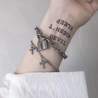 สร้อยข้อมือ ประดับจี้รูปไม้กางเขน สไตล์ฮิปฮอป เครื่องประดับ