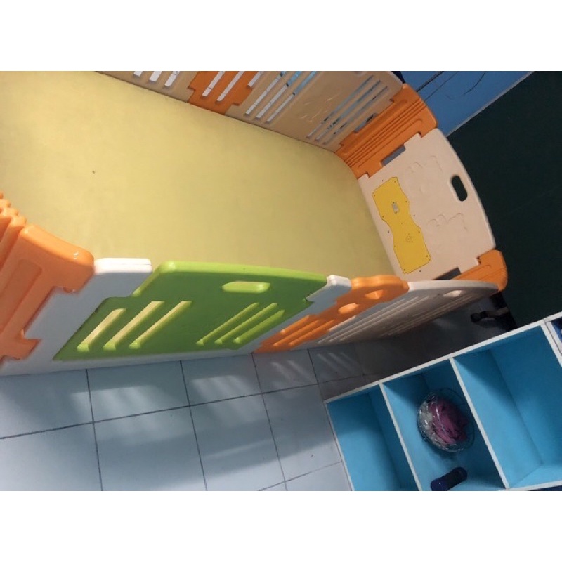 คอกเด็ก 3.5 ฟุต พร้อมเบาะ มือ 2 พร้อมส่ง 4,500 ฿