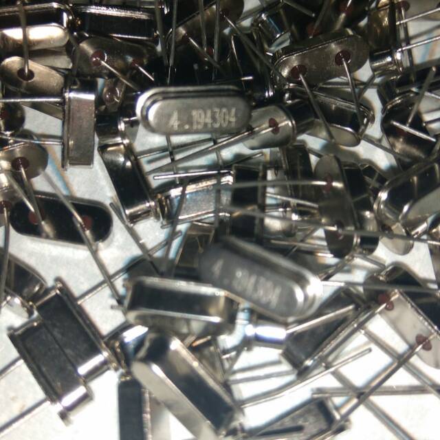 คริสตัล oscider Crystal xtal 4.194304Mhz Mhz Mhz