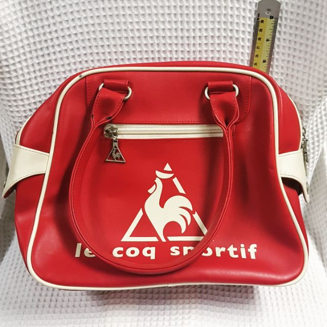 Le coq sportif กระเป๋าเลอค็อก แบรนด์ แท้ สีแดง กระเป๋ามือสองสภาพดีมาก