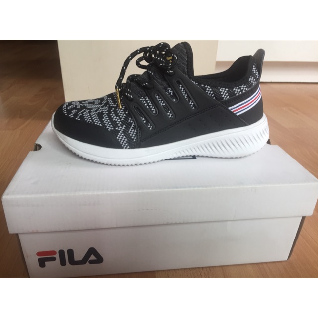 รองเท้ากีฬา FILA รุ่น TADEO สีดำเบอร์5 (USA)/36(eur)