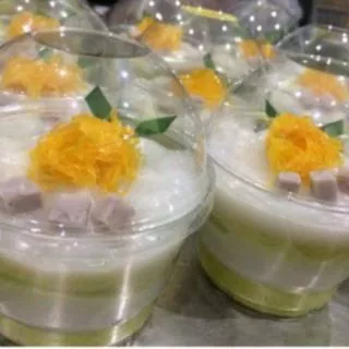 ถ้วยใส ขนาด 7 ออน +พร้อมฝาโดม (ไมีมีรู) (GPPS) ใส่ขนมเค๊ก ฟรตสลัด พุดดิ้ง ขนมบัวลอย ได้ตามต้องการ แพคละ 50 ใบ พร้อมฝาโดม
