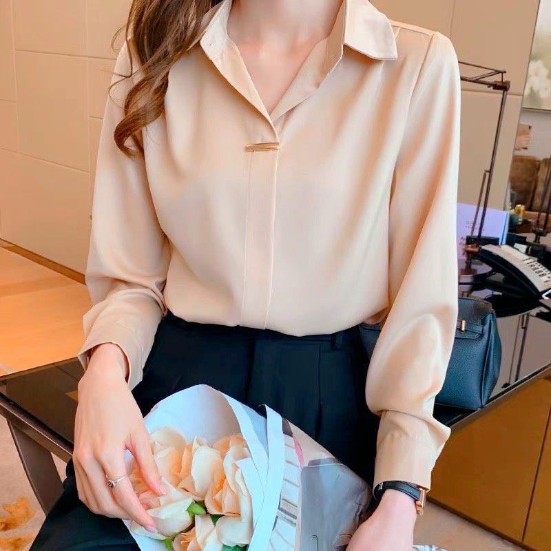 เสื้อเชิ้ตผู้หญิง เสื้อทํางาน เสือมาใหม่สไตล์เกาหลีเนื้อผ้าใส่สบายนิวเฟซชั่น 2025