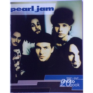 หนังสือ Pearl Jam Tear-Out Photo Book ปี 1993 ลิขสิทธิ์ รวมภาพและเรื่องราววง Pearl Jam