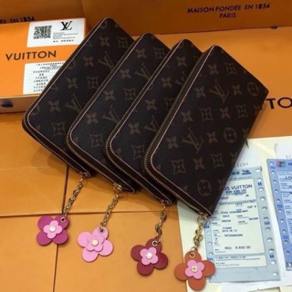 ❌Sale1490สีละใบ❌◾️LOUIS VUITTON  ◾️งาน: HI END 1:1 ◾️◾️อุปกรณ์ : ถุงกระดาษ ใบเสร็จ ถุงผ้า กล่อง