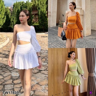 MM17837 Set 2 ชิ้น เสื้อปาดไหล่เดียว + กระโปรงสั้น Set of 2 pieces. One shoulder revealing shirt + short skirt..