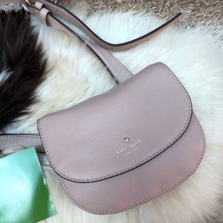 Kate Spade New York คาดอก คาดเอว สวยหรู WKRU5616 Matte Soft Carmen Leather ขนาด  7" x 6" x 1.5"