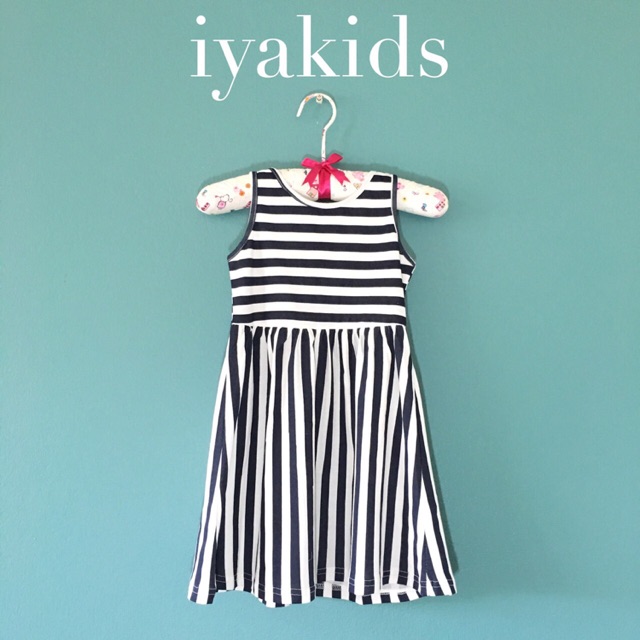 ลดสุดๆ! iyakids C002 👧🏻👗