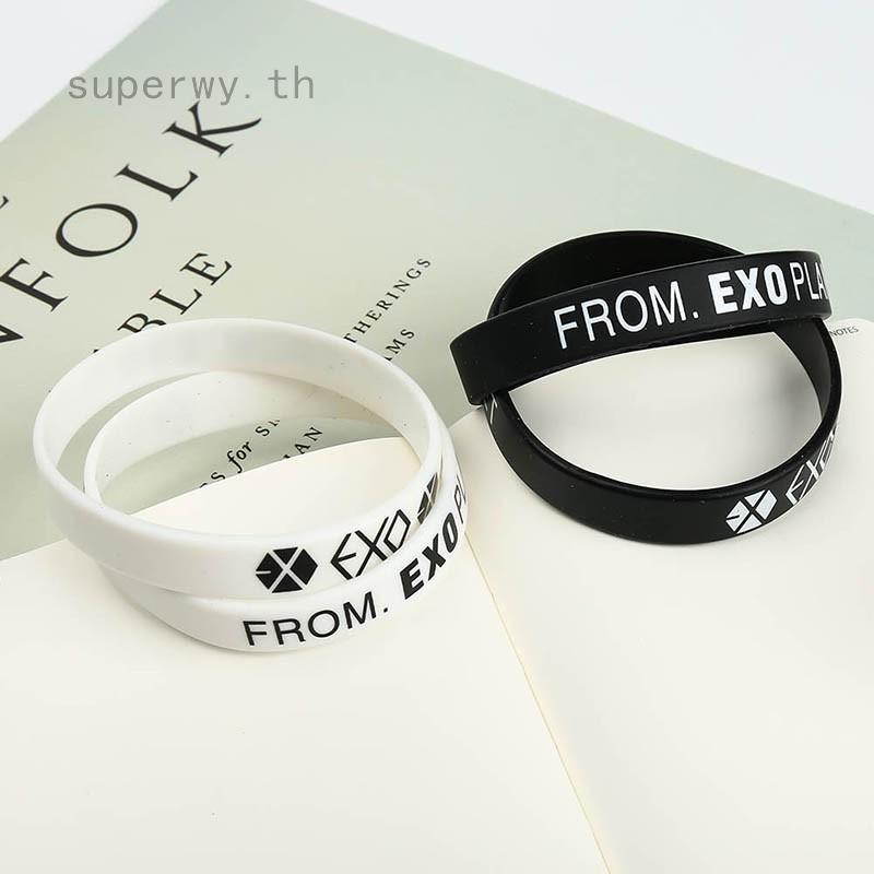 สร้อยข้อมือ สายรัดข้อมือ แบบซิลิโคน ใหม่ สีขาว ดำ ลายโลโก้ทีม EXO ดารา Kpop