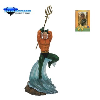 Diamond Select Toys  DC GALLERY AQUAMAN COMIC PVC FIGURE