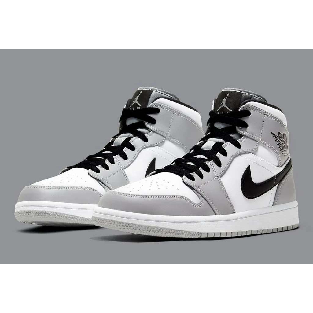 ของแท้ พิเศษสุด  Nike Air Jordan 1 Mid Light Smoke Grey 554724-092