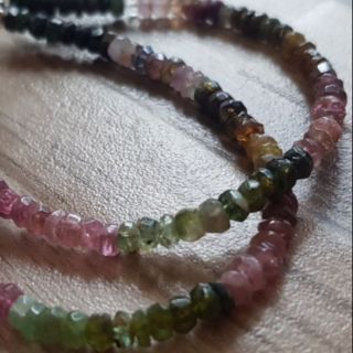 สร้อยข้อมือทัวมารีนแท้ อะไหล่เงินแท้ (Natural Tourmaline bead bracelet)