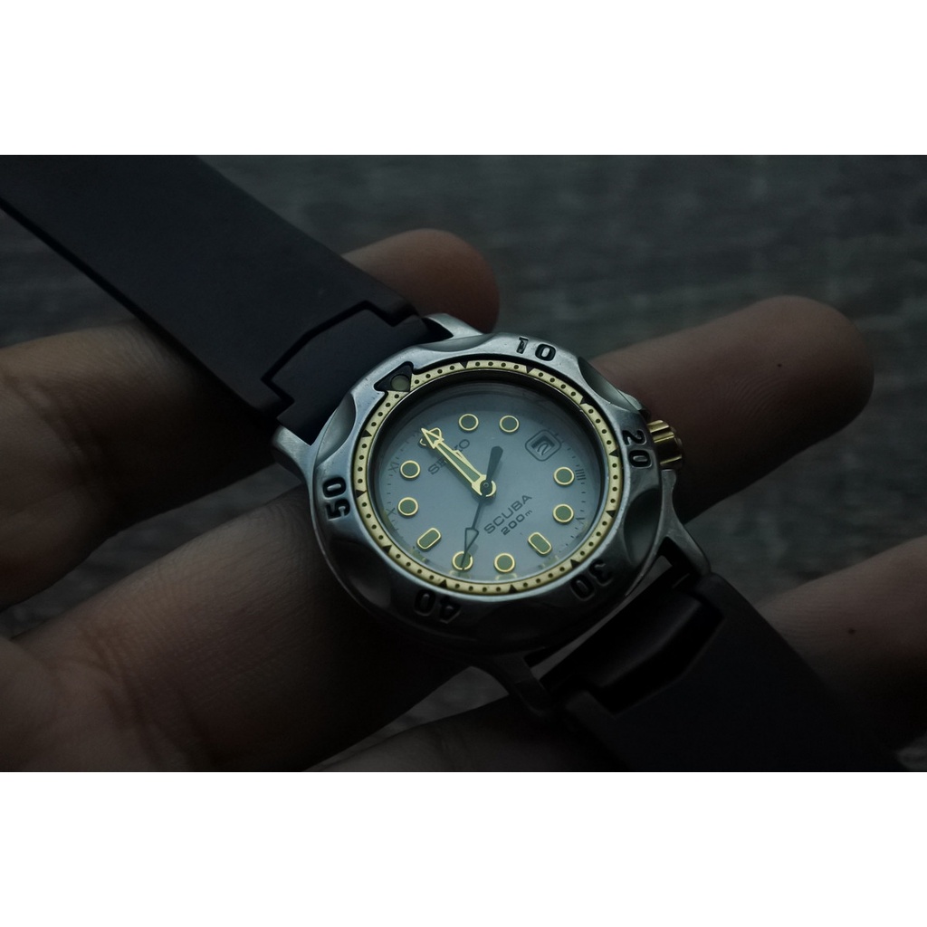นาฬิกา Vintage มือสองญี่ปุ่น SEIKO SCUBA 3E25-0A10ระบบQuartz ผู้หญิง ทรงกลม กรอบเงิน หน้าขาว หน้าปัด 32mm