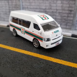 MAjortte hiace model 1:64