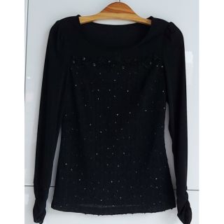 เสื้อแฟชั่นแขนยาว แต่งปักช่วงหน้าอกสวยมากๆ