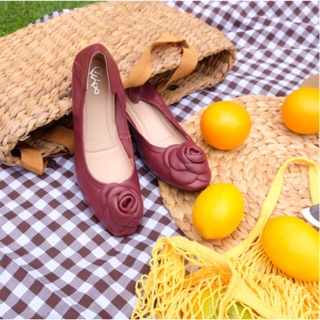 Woo Dahlia Ballerina Shoe รองเท้าหนังแกะส้นแบน สีแดงเข้ม  Deep Burgundy