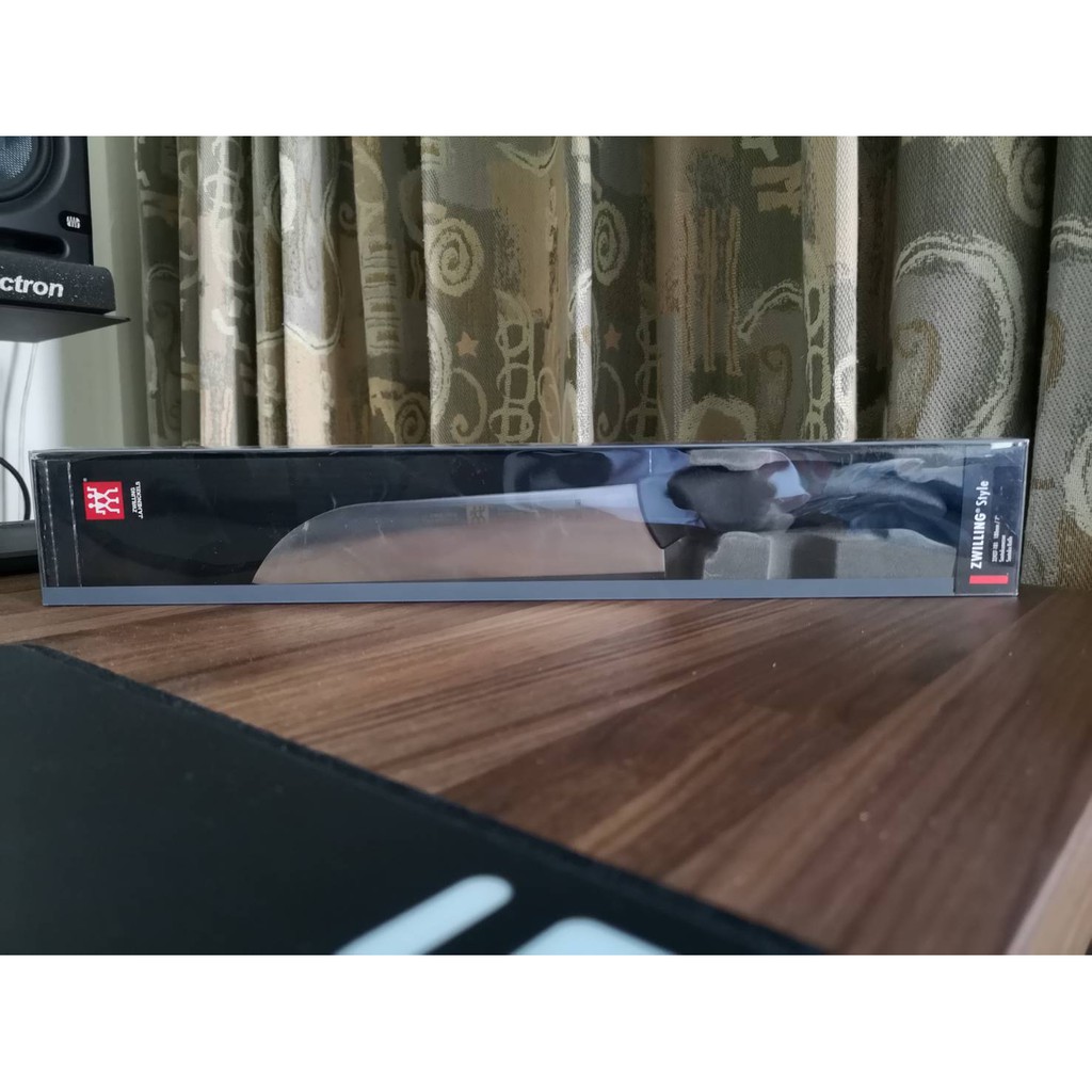 ZWILLING J.A. HENCKELS รุ่น Santoku Knife