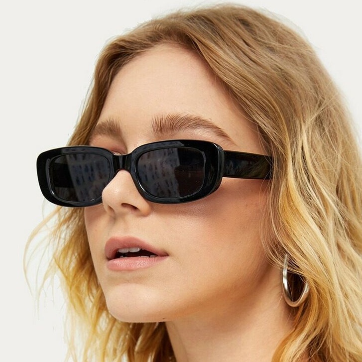 Vintage Oval Shades ผู้หญิงยี่ห้อ Designer กรอบขนาดเล็ก Sun Shades Retro แว่นตาสีดําความงาม Shades