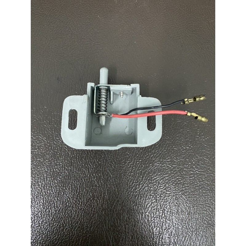 !!! ราคาโปร !!! ฝาครอบสวิตส์ไล่ฝ้ากระจกหลังคาแครี่บอย (ไม่มีใส่ใน)