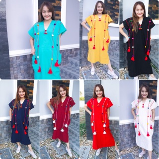 เดรสพื้นเมือง แต่งลาย สีสันสดใส