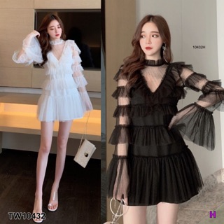 Dress 2 ชิ้น เดรสตาข้ายแขนยาว ระบายชั้นๆ ทั้งตัว มีซิปหลัง มาพร้อมเดรสสายเดี่ยวตัวซับใน ใส่คู่กับ ไม่โป๊จ้า