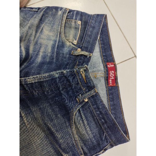 ลีวายส์ 501 ริมแดงแท้ มือสอง