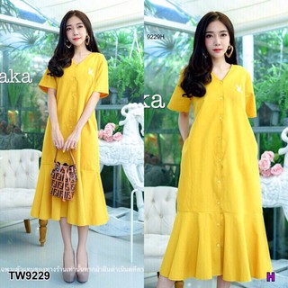 TW9229Maxi Dress เดรสเชิ้ตชายระบายแขนสั้นกระดุมผ่าหน้าทั้งชุด เนื้อผ้าคอตตอล ผ้าหนาไม่บาง หน้าอกปักโลโก้แบรนด์ มีกระเป๋า