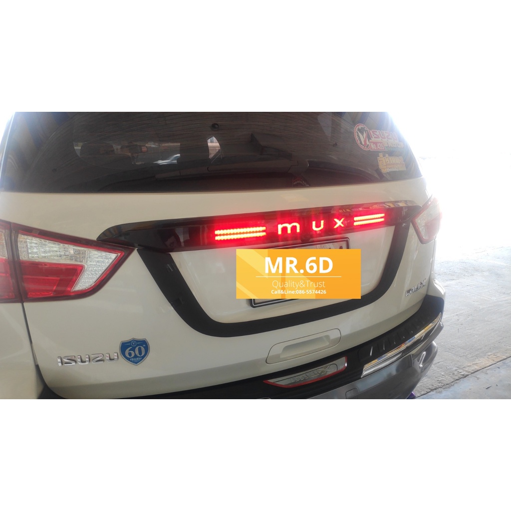 คิ้วฝาท้ายมีไฟ MU-X 2015 2017 2018 ดำเงา *พร้อมส่งจากไทย*