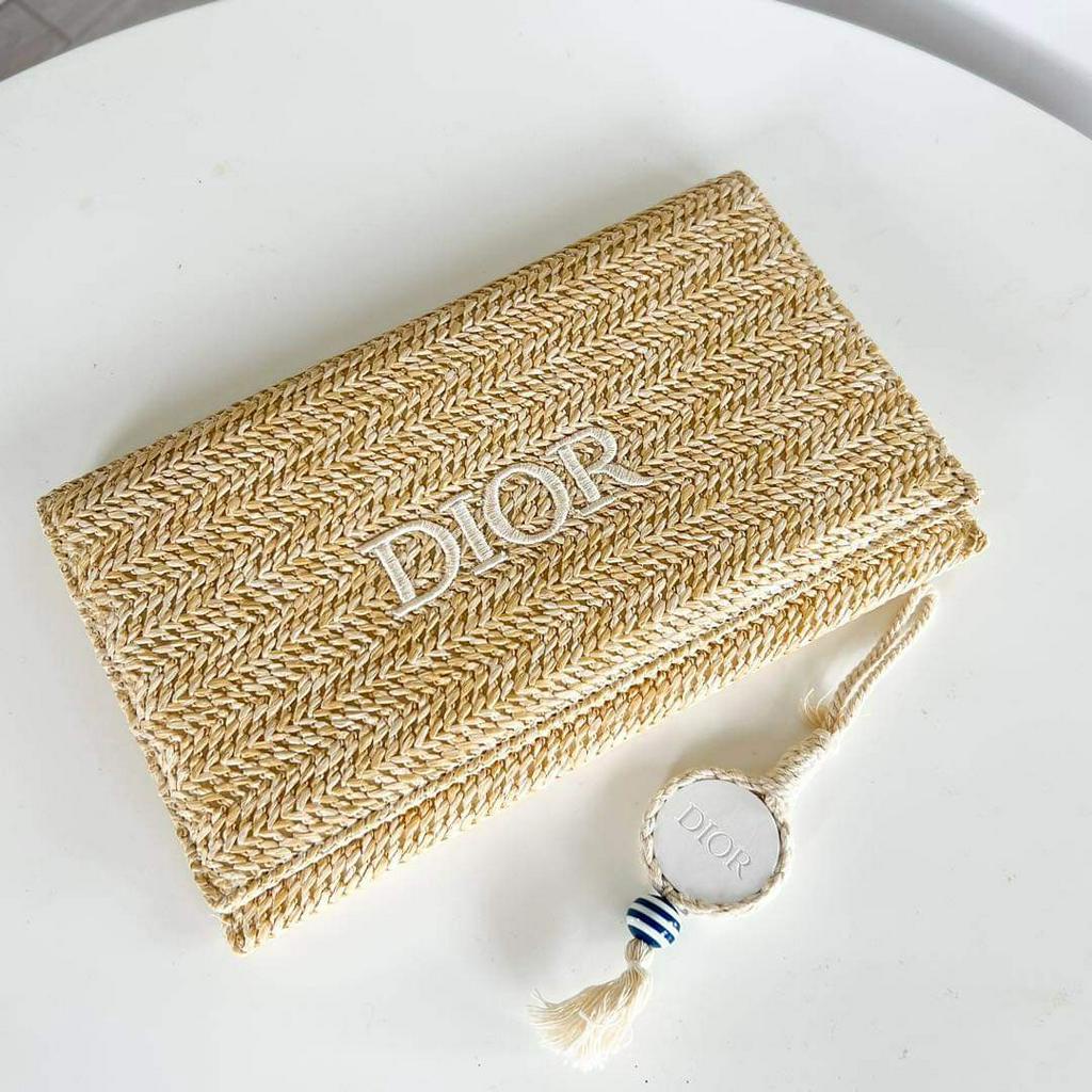 Dior กระเป๋าเครื่องสำอาง Dior ของแท้💯 Dior Summer Pouch Dior Cosmetic Bag Dior กระเป๋าสาน