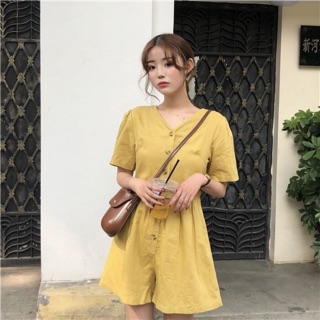 💛 Yellow juliana jumpsuit ชุดจั๊มสูทสีเหลือง แต่งกระดุมกลาง เนื้อผ้าโพลีเอสเตอร์ผสมลินิน 🌈